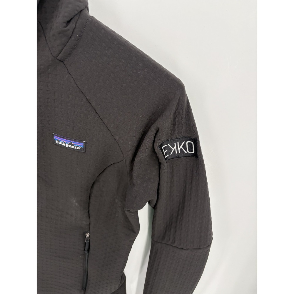 PATAGONIA Women's R2 TechFace Black Hoody Softshell Jacket Zip Up, Size Small - Picture 6 of 8